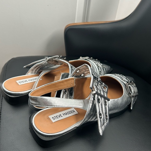 Steve Madden Silver Leather Buckle Slingback Sandals - Picture 4 of 5